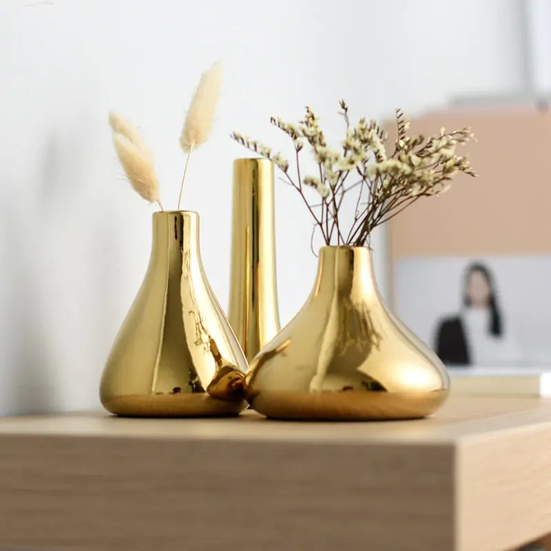 Jarrón de Oro Chapado de Lujo