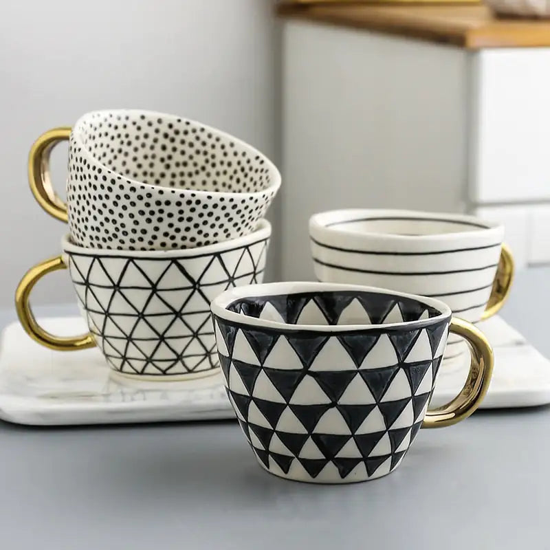 Taza de ceramica pintada a mano