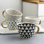 Taza de ceramica pintada a mano