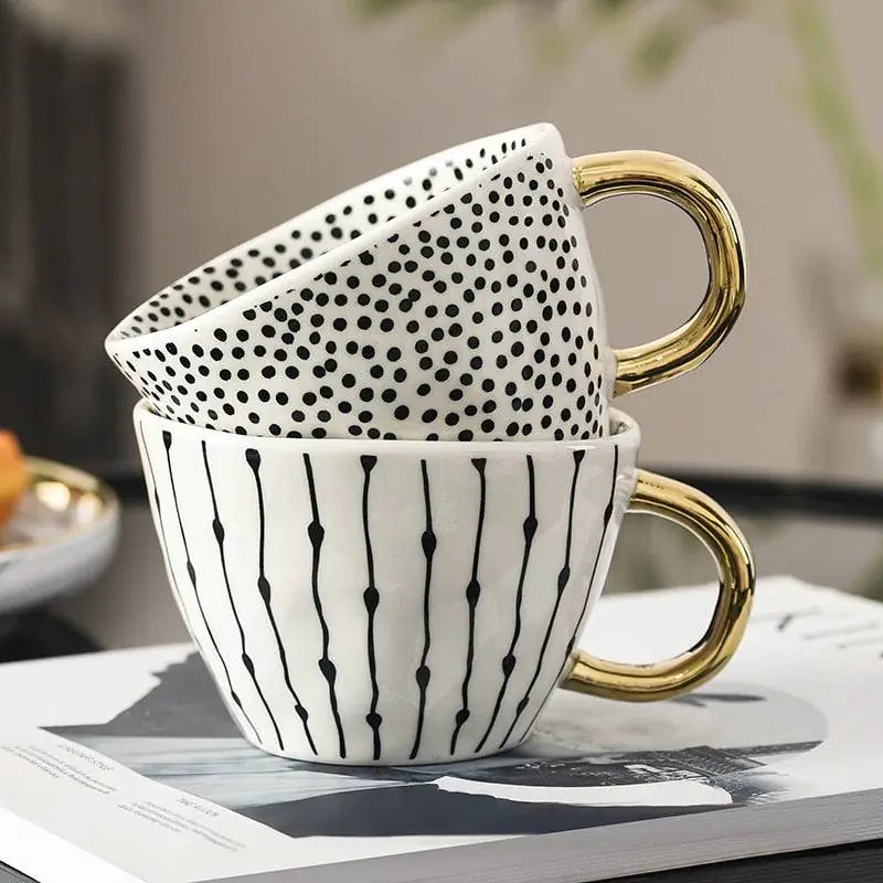 Taza de ceramica pintada a mano